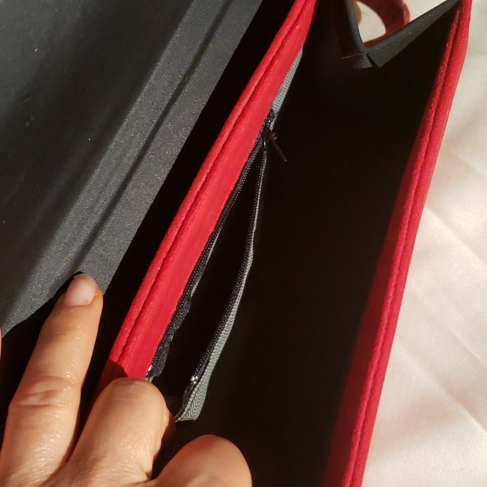 Purse - Picture 4 of 9
